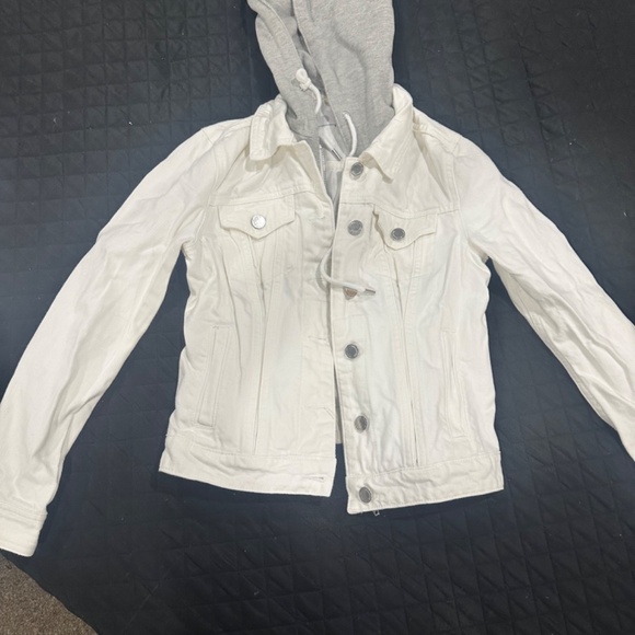 BLANK NYC XS White denim jacket with snap-in grey hoodie. Excellent condition. - Picture 4 of 6